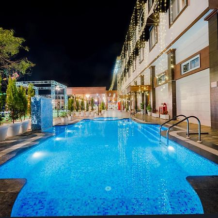 Hotel Vasdaa Grand Dehradun Esterno foto