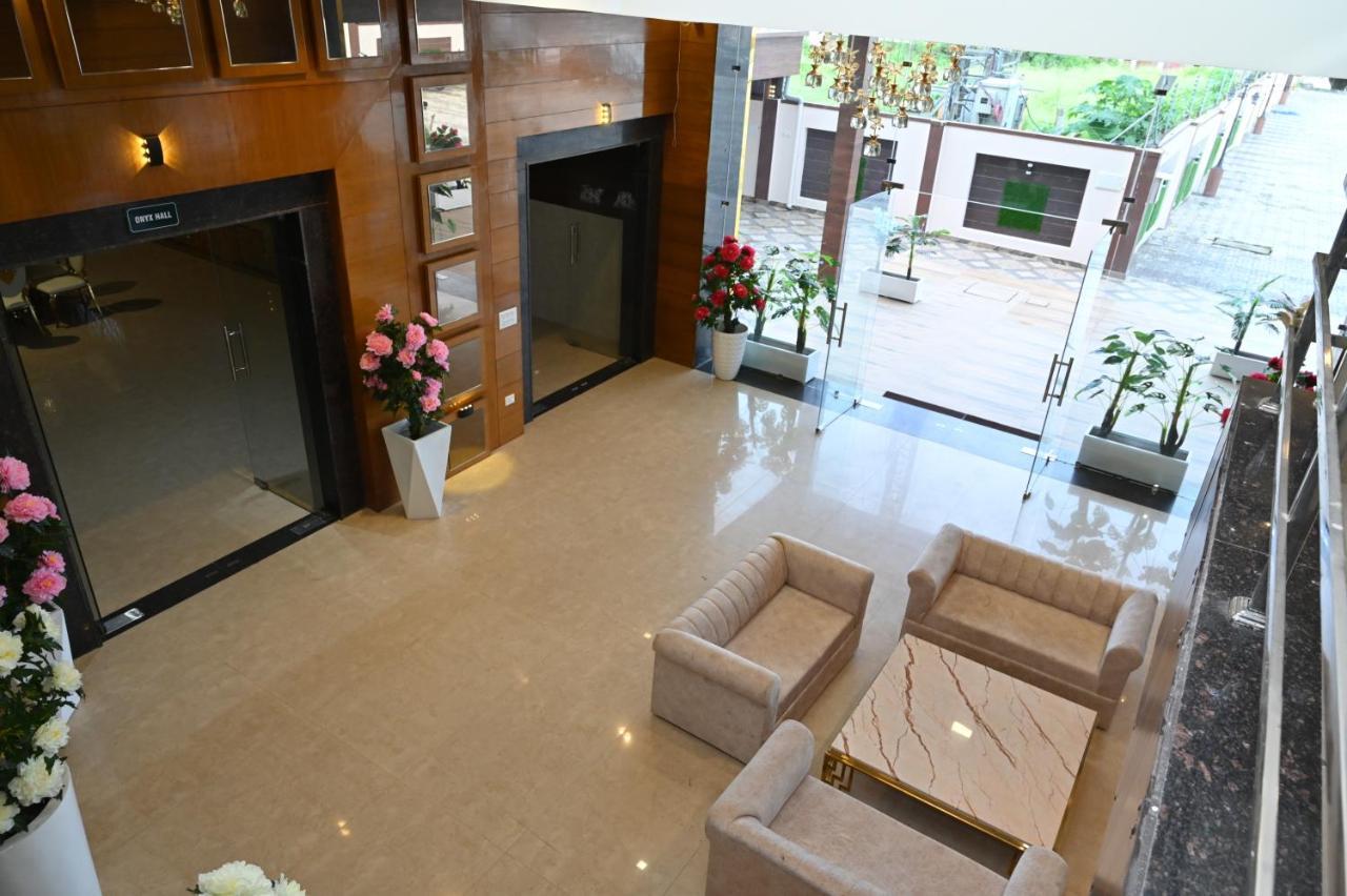 Hotel Vasdaa Grand Dehradun Esterno foto