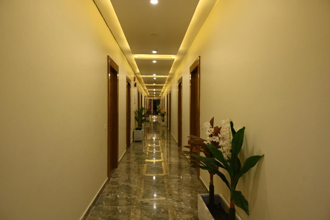 Hotel Vasdaa Grand Dehradun Esterno foto