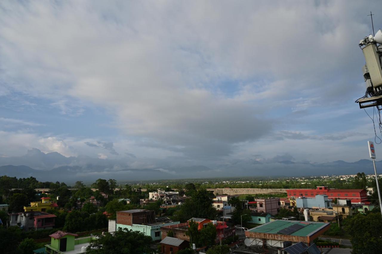 Hotel Vasdaa Grand Dehradun Esterno foto