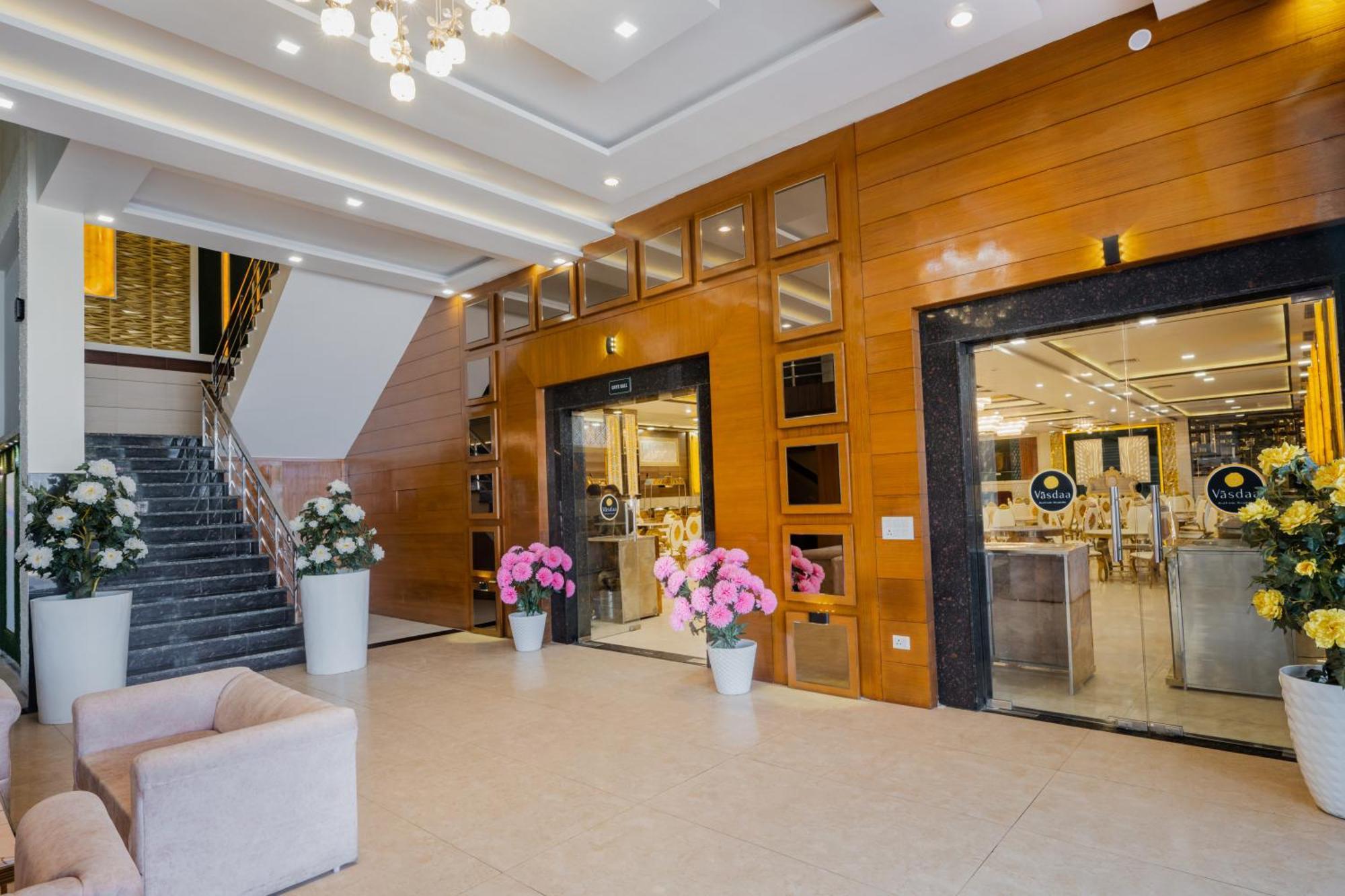 Hotel Vasdaa Grand Dehradun Esterno foto