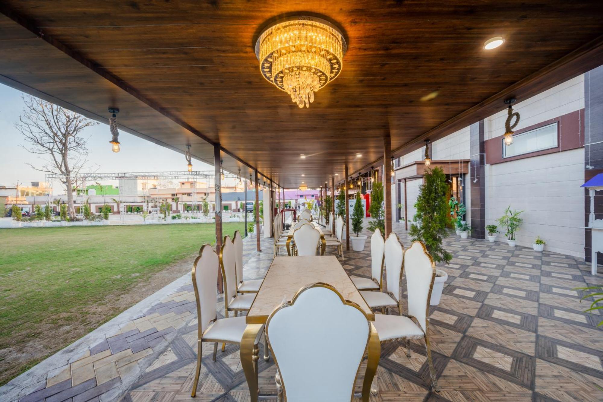 Hotel Vasdaa Grand Dehradun Esterno foto