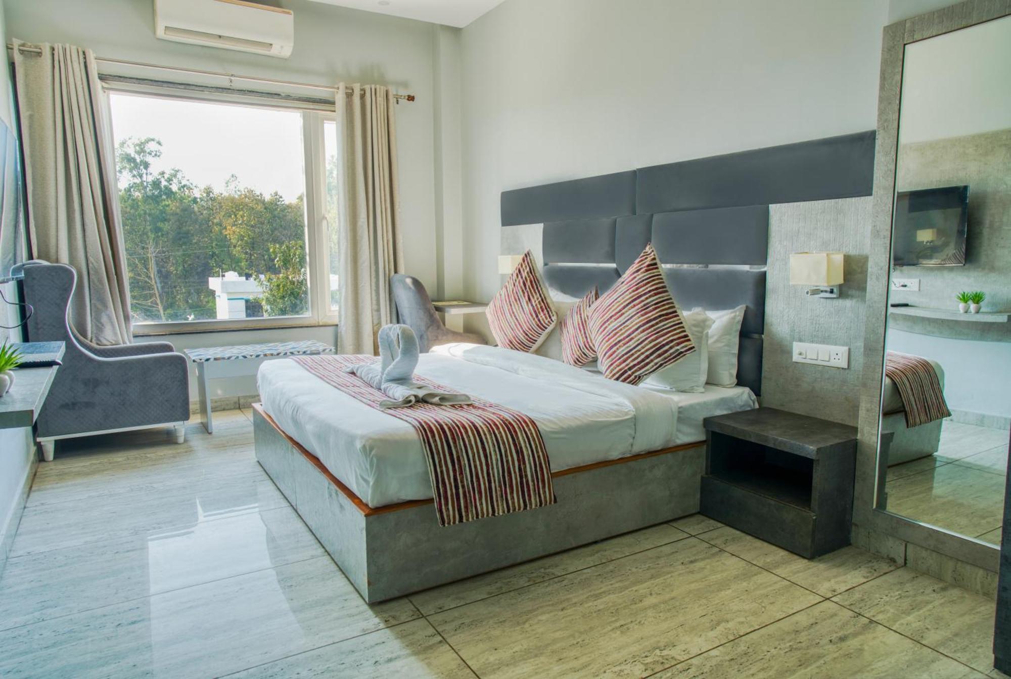 Hotel Vasdaa Grand Dehradun Esterno foto